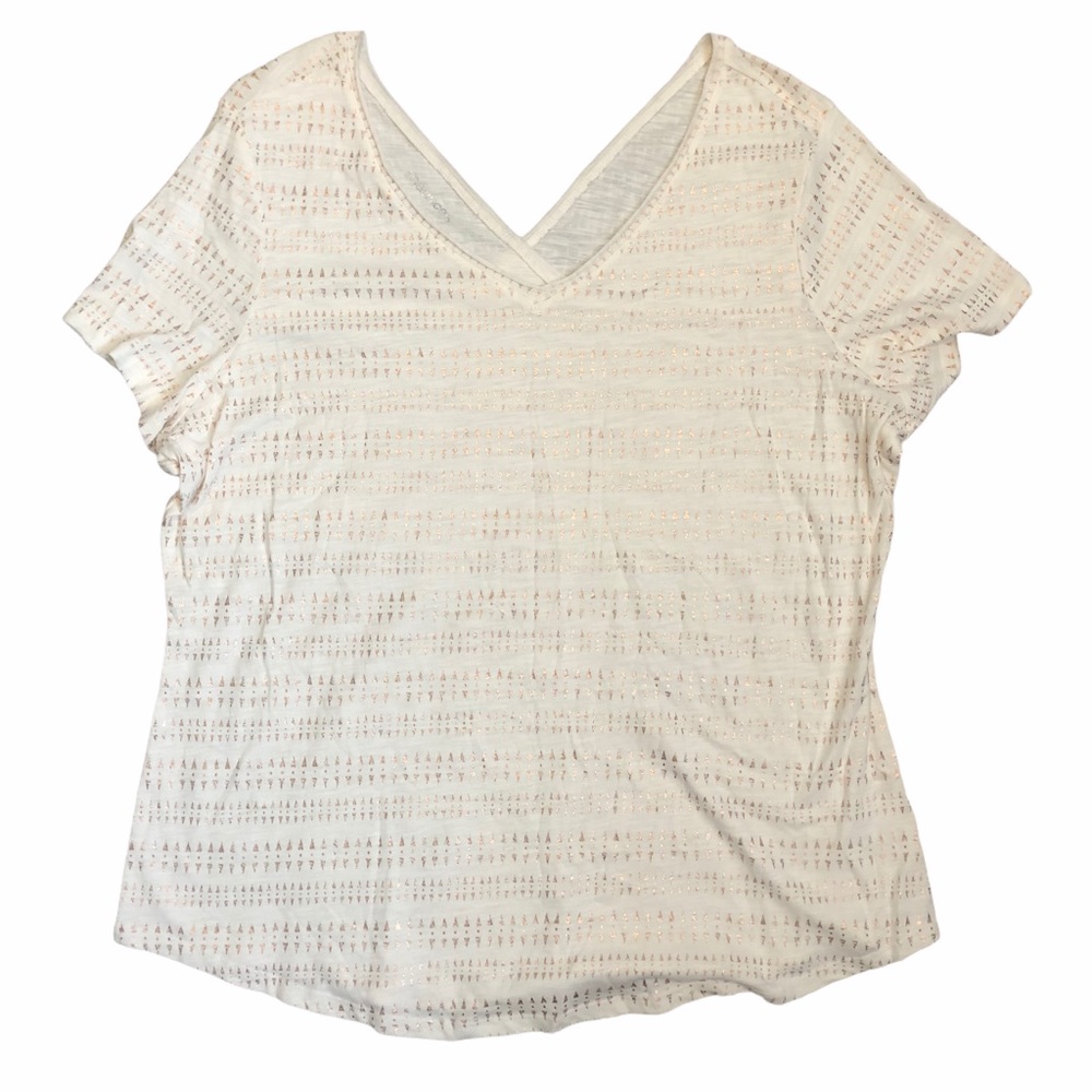 Maurices cream vneck tee with gold pattern
